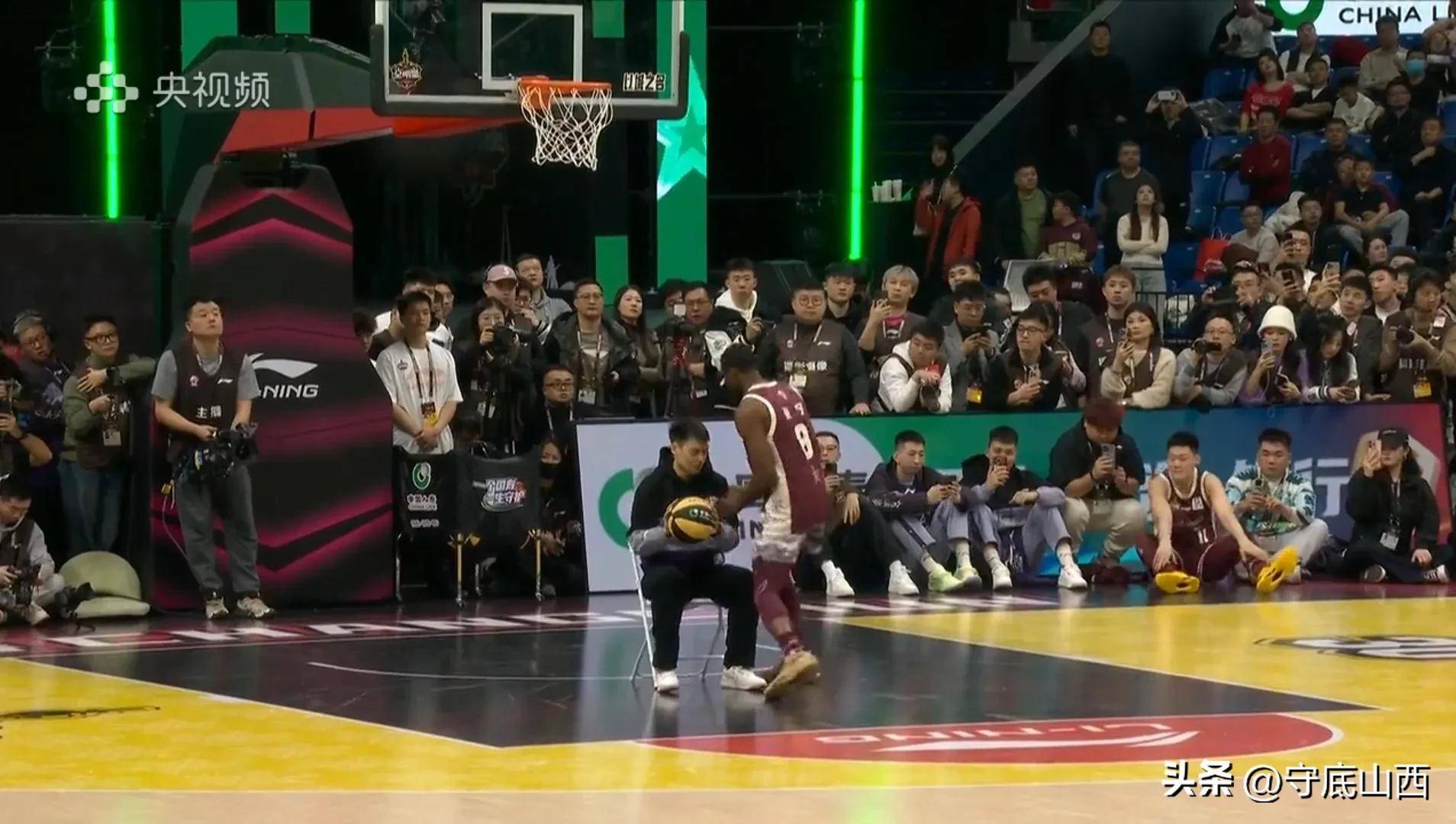 包含篮球超级联赛即将拉开帷幕，球迷翘首期盼的词条