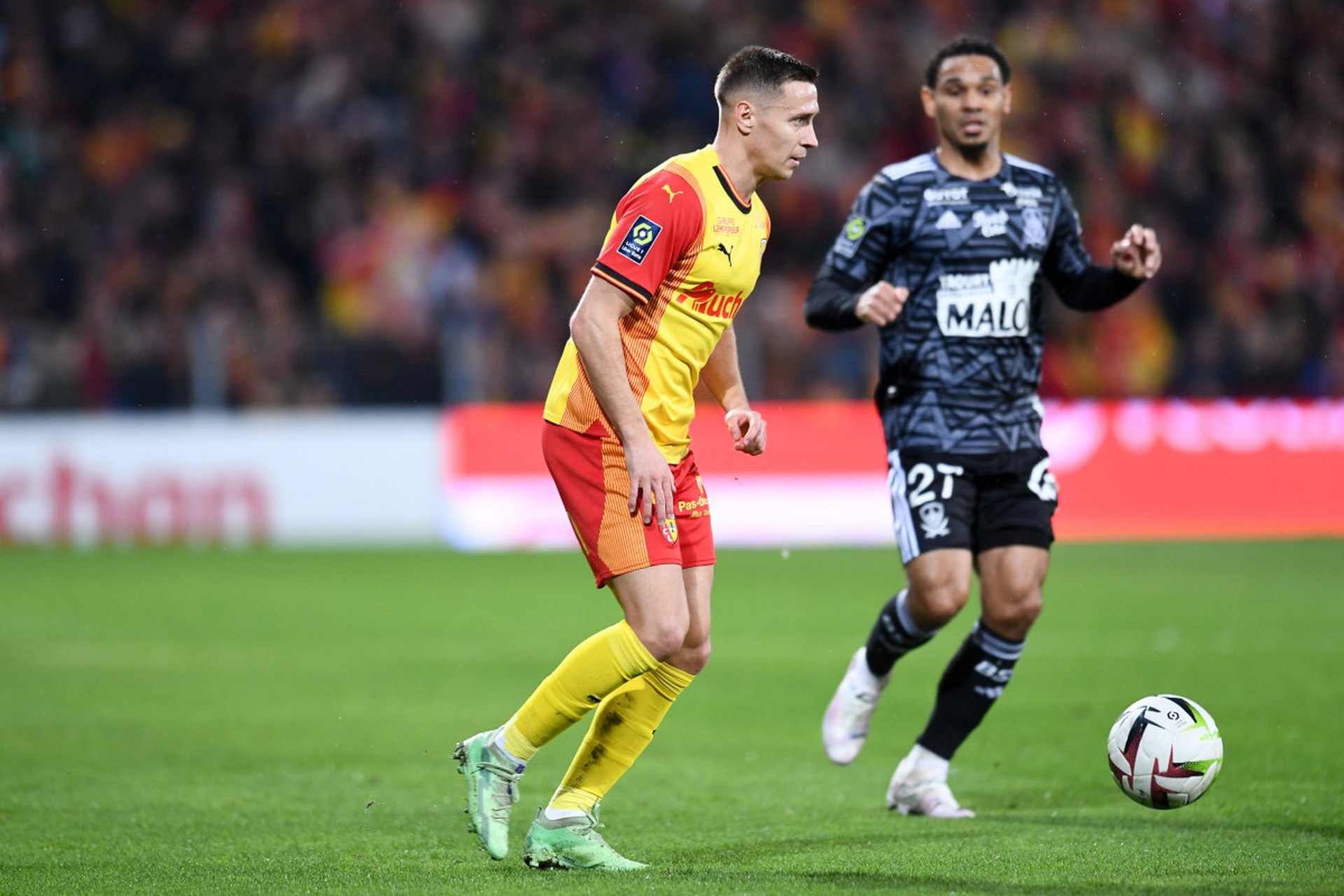 尼斯客场获胜,球队继续稳定发展 尼斯客场获胜,球队继续稳定发展