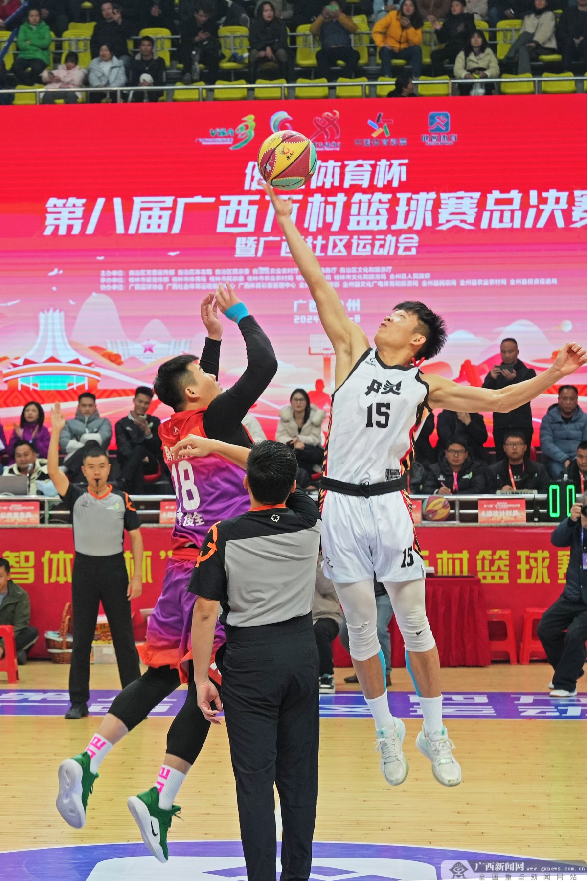 爱游戏娱乐-广西男篮防守强悍，成功击败对手的简单介绍