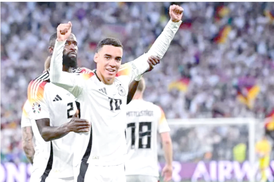 德国客场告捷,成功挤进欧洲杯决赛圈 德国客场告捷,成功挤进欧洲杯决赛圈