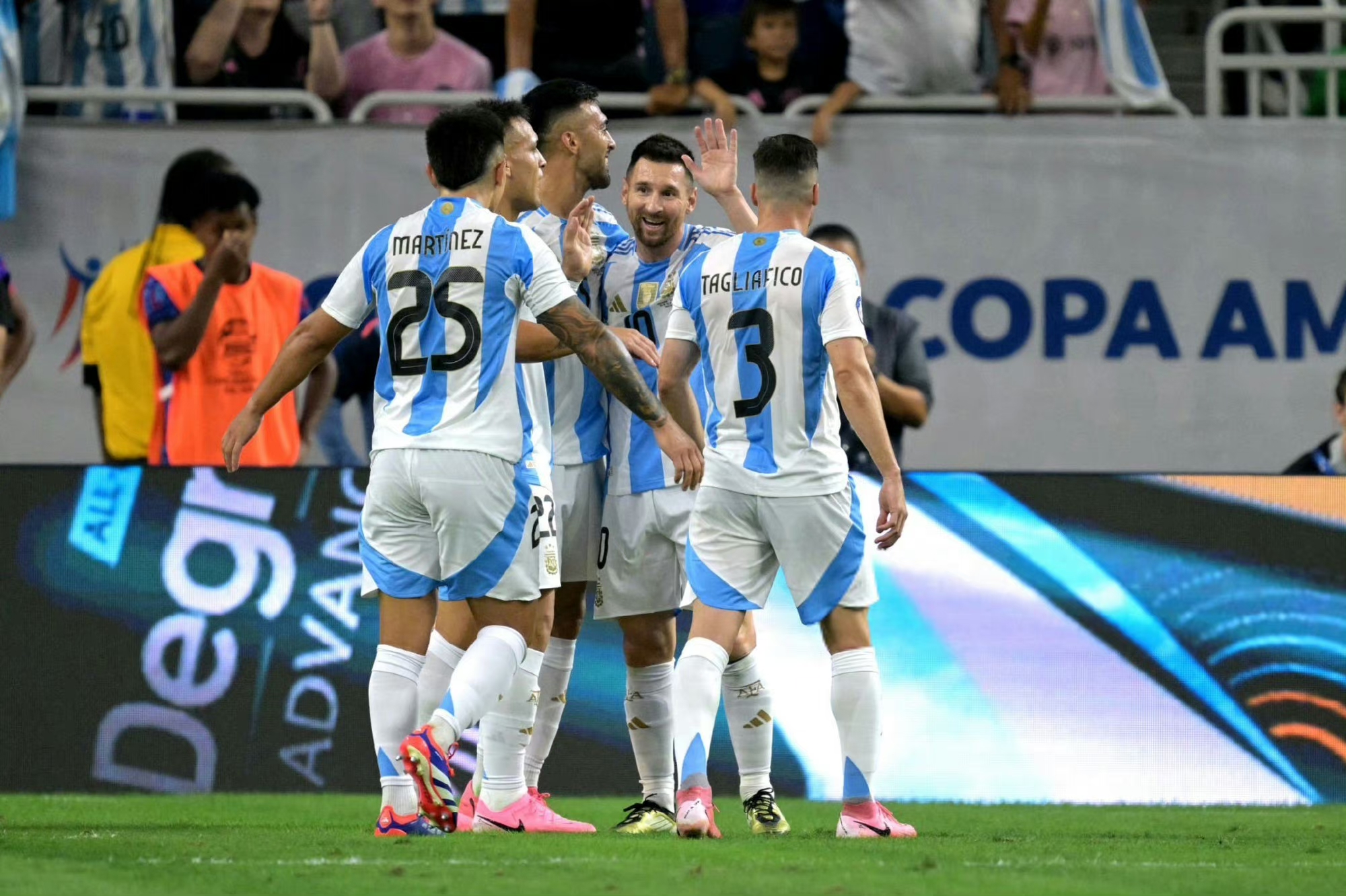 包含点球大战决胜负,决赛场面惊心动魄欢呼声响彻云霄的词条 包含点球大战决胜负,决赛场面惊心动魄欢呼声响彻云霄的词条