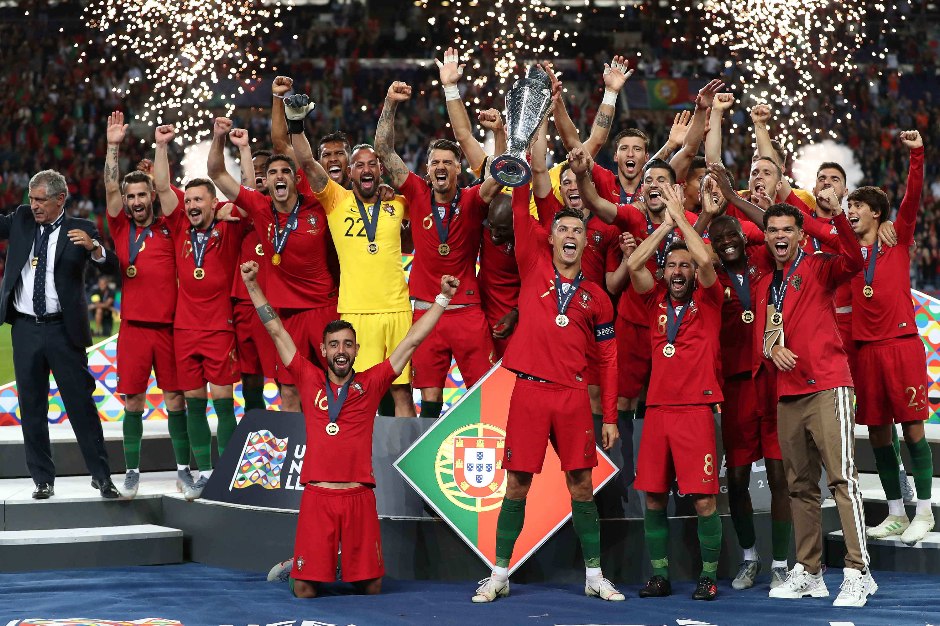 爱游戏入口-欧洲足球赛事精彩纷呈，各队实力均衡争冠