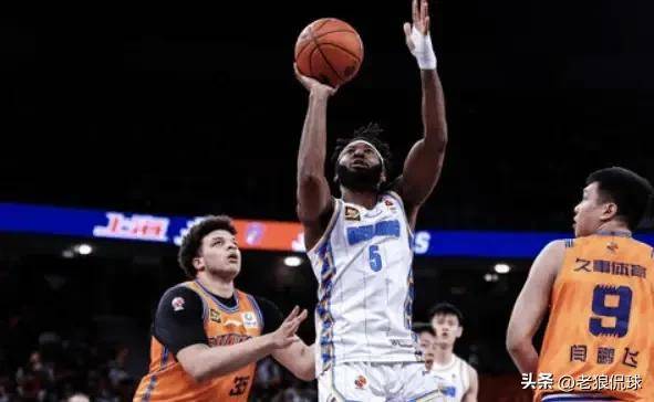 爱游戏APP-德国球队迅速反击，掀起一场惊心动魄的比赛风潮的简单介绍