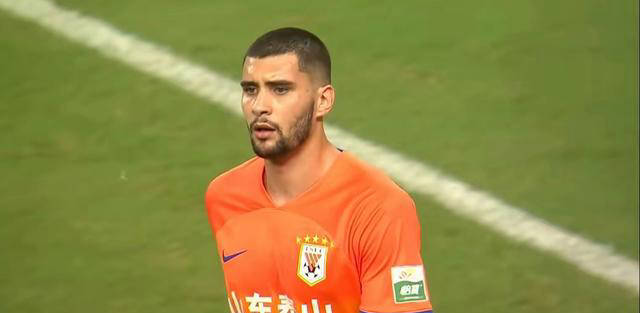 宿命对决搅动球迷热情,角逐引人入胜的简单介绍 宿命对决搅动球迷热情,角逐引人入胜的简单介绍