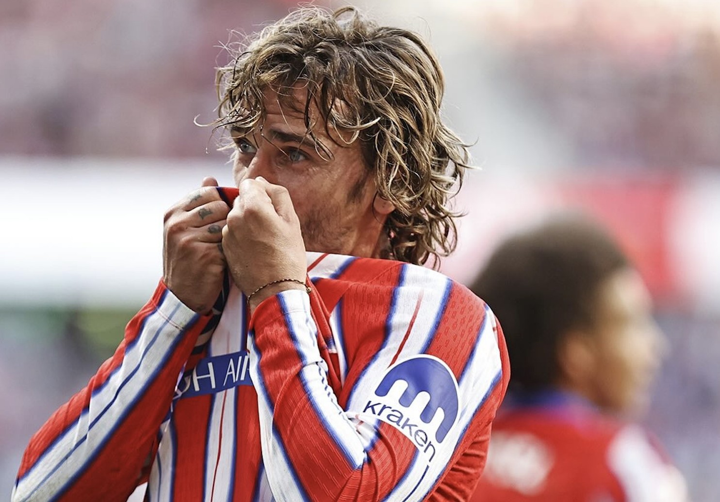 爱游戏APP-马德里竞技后卫因伤退出国家队，未来存疑的简单介绍