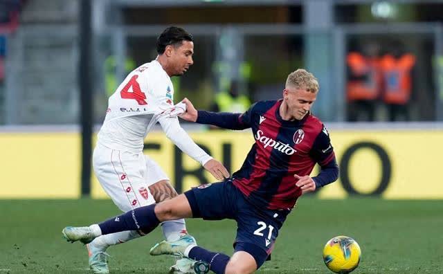 爱游戏官网-关于博洛尼亚战胜克罗托内，稳住保级步伐的信息