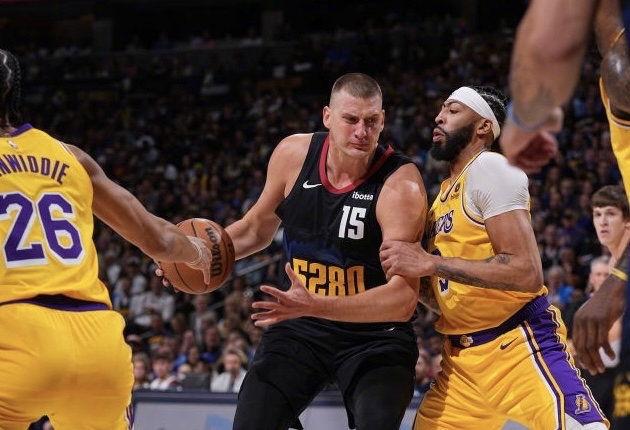 关于红牌飞来！欧国联赛场上一幕惊心动魄的一幕！的信息