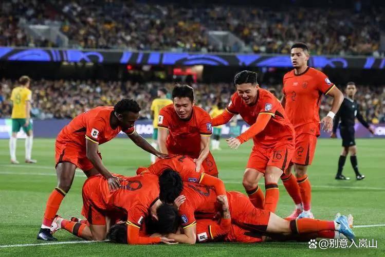 爱游戏体育-包含精彩足球对决引爆场面，国内顶尖球队势不可挡的词条