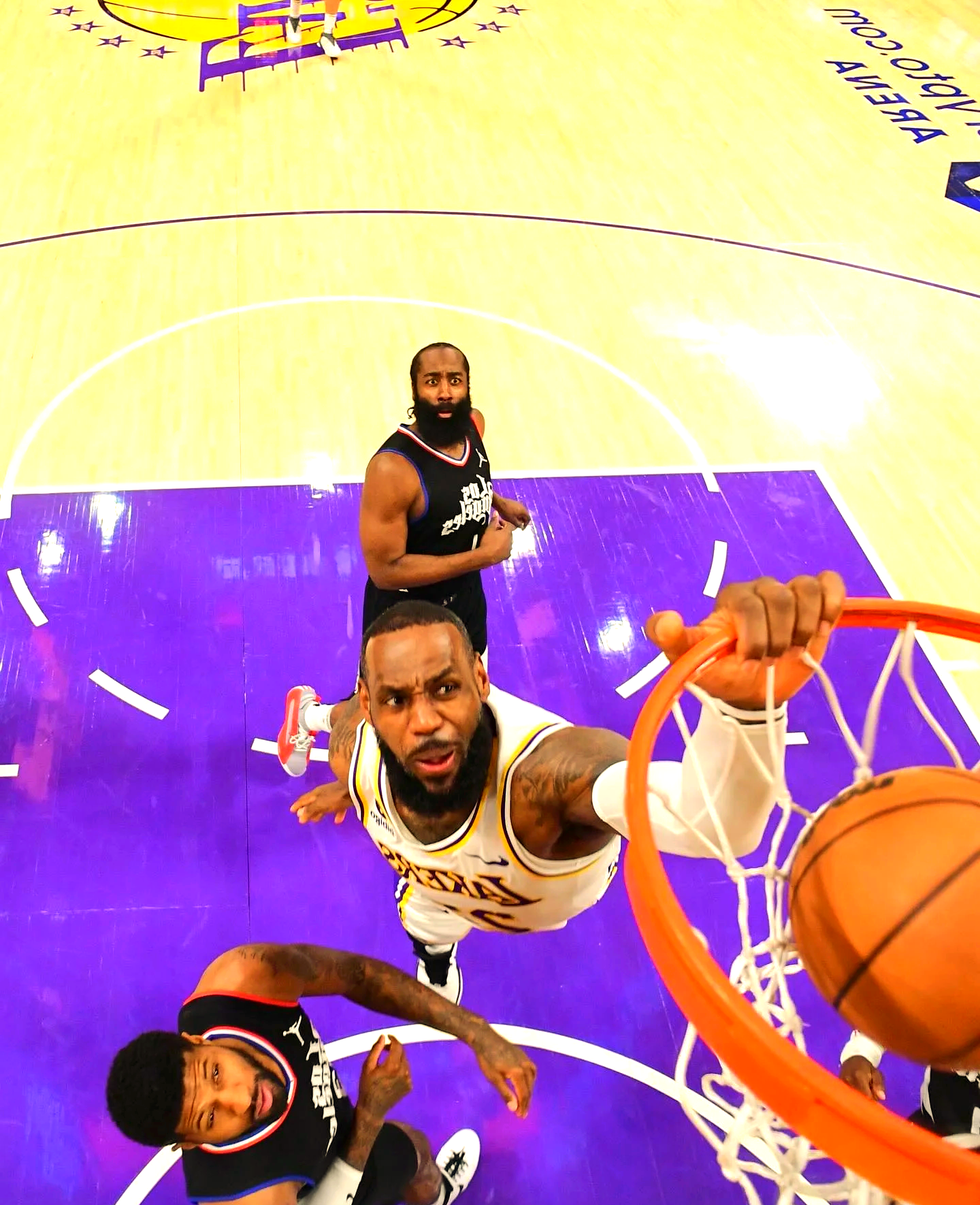 快船队主场大胜湖人,取得四连胜 快船队主场大胜湖人,取得四连胜