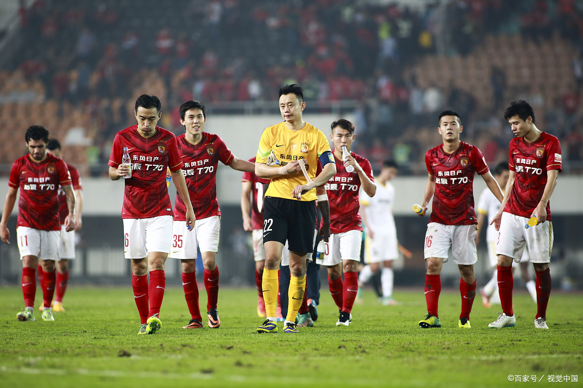 爱游戏在线-包含广州恒大客场积极备战，迎接关键战役的词条