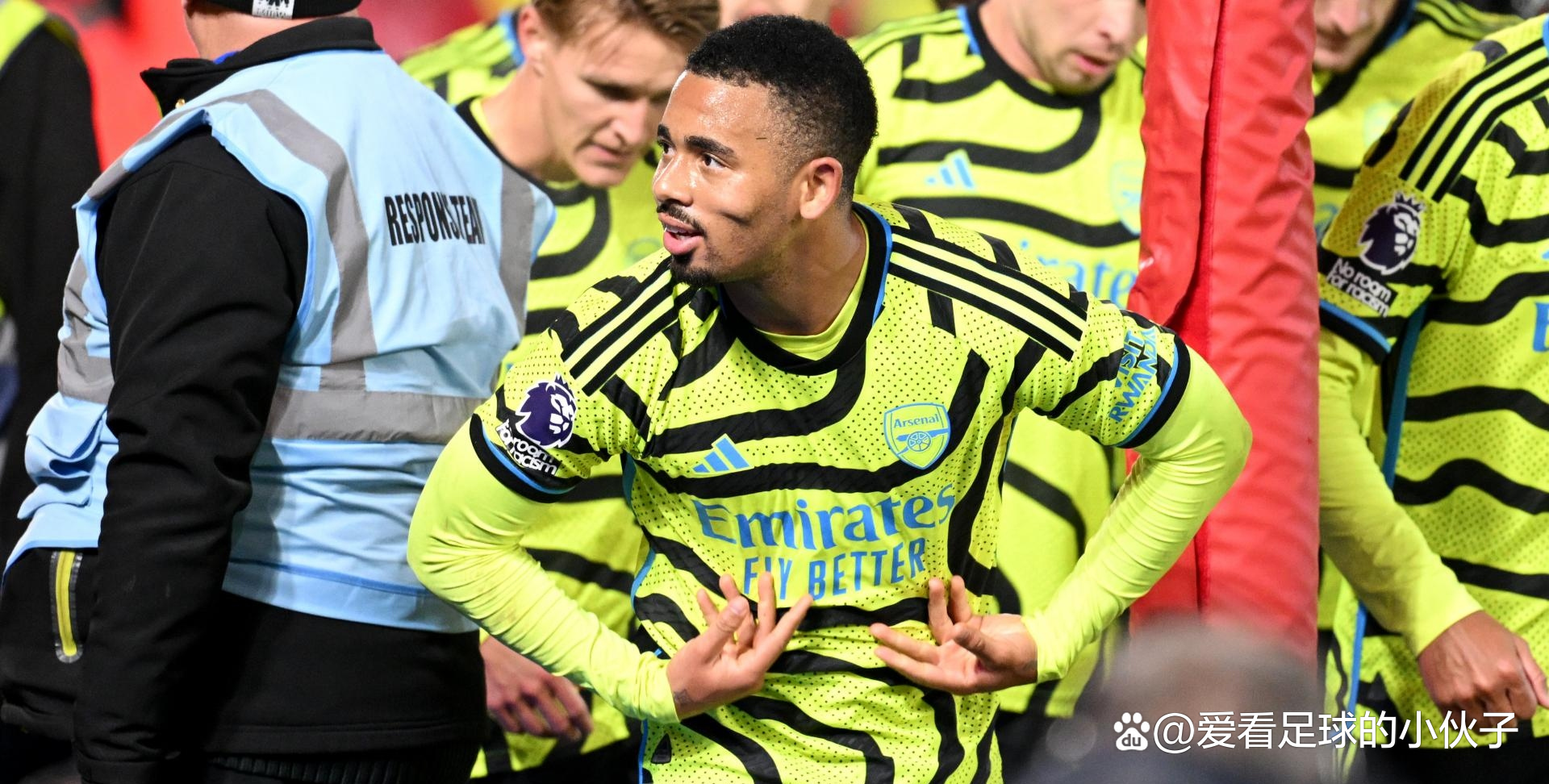 爱游戏入口-阿森纳新援表现低迷，球迷不满！