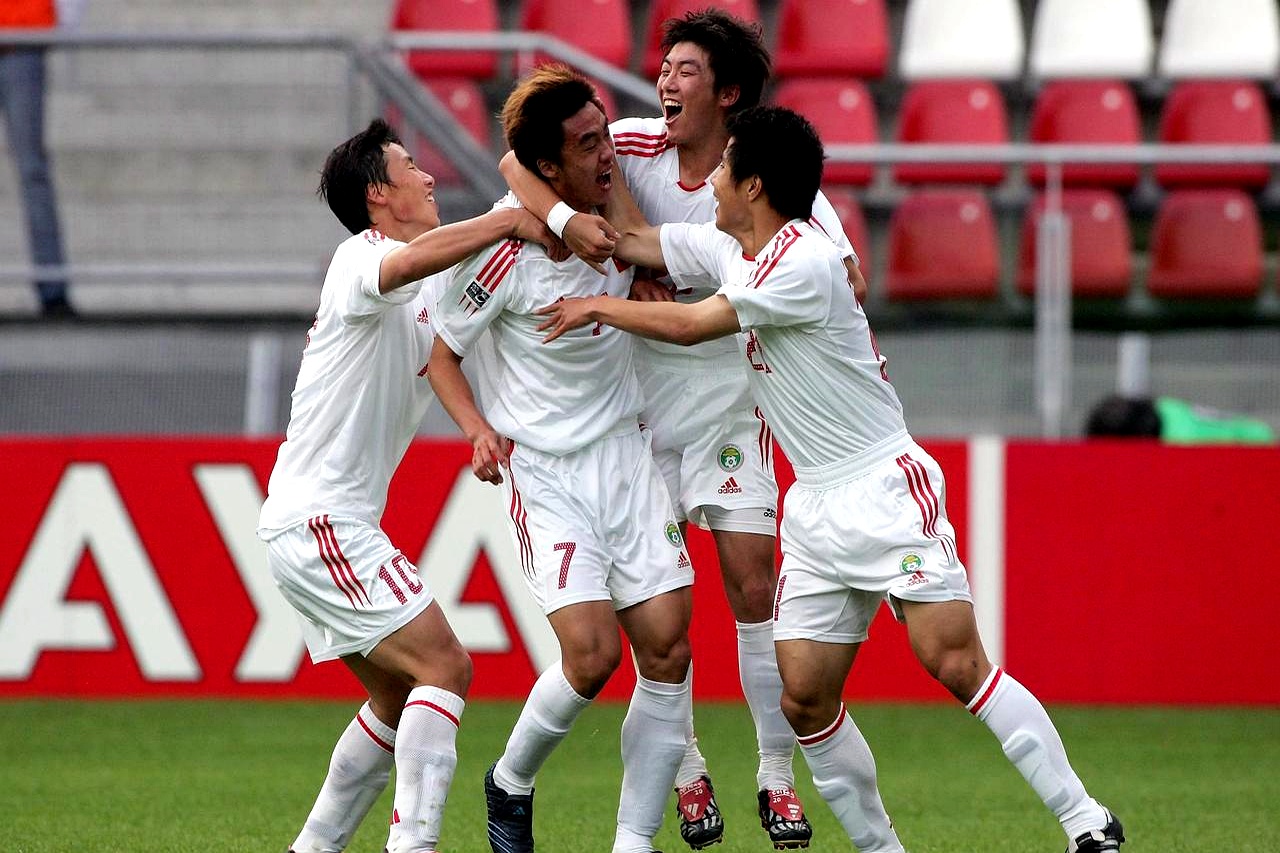 爱游戏tv-联赛次轮团队配合，国青队成功跻身前八