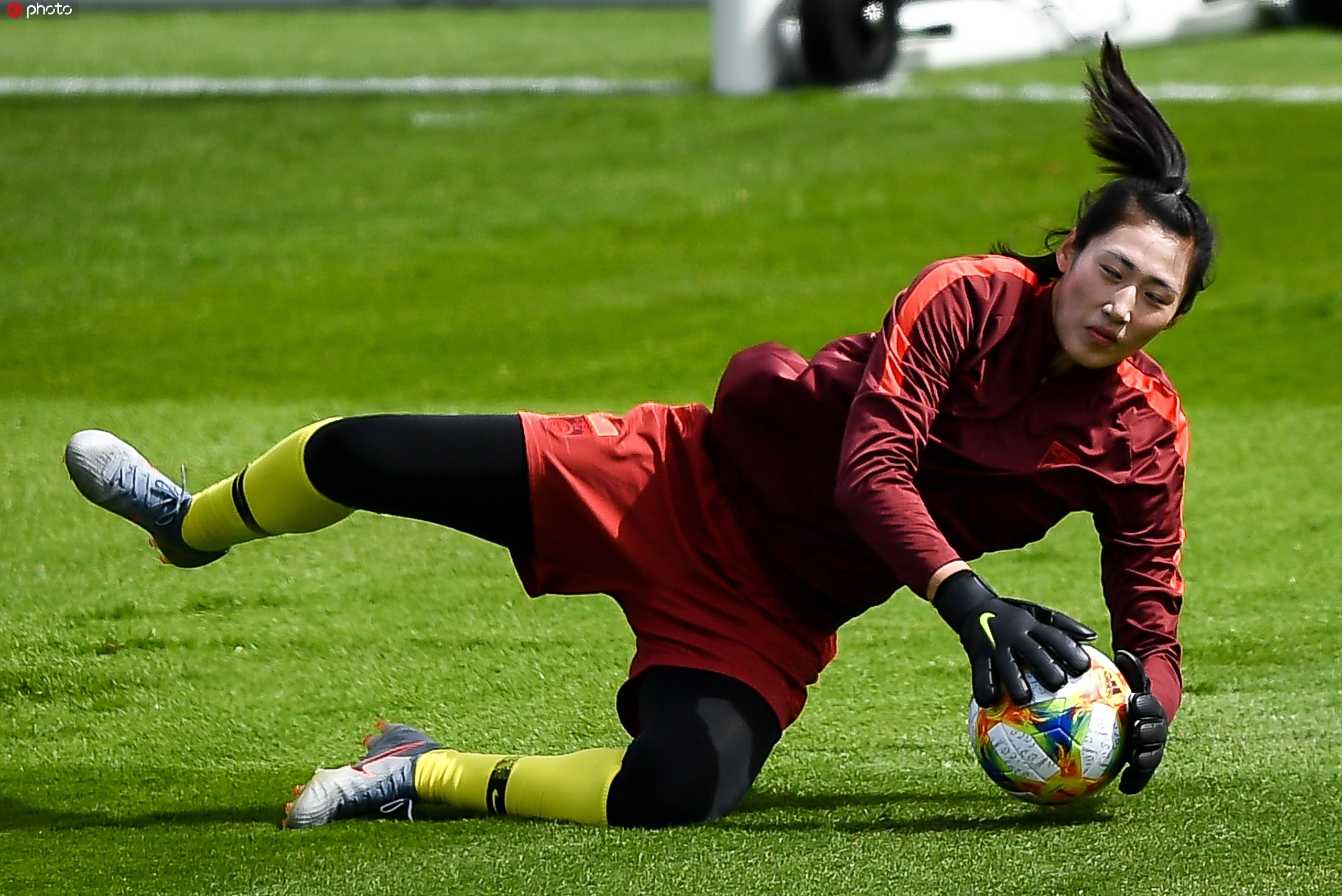意大利女足选手热身赛中展现实力,备战决赛 意大利女足选手热身赛中展现实力,备战决赛