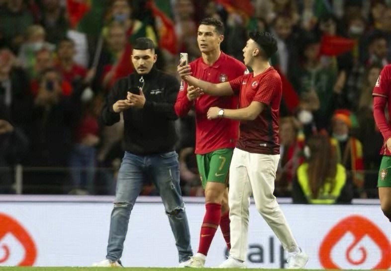 爱游戏娱乐-包含乌克兰历经苦战战胜北马其顿，成功晋级八强的词条