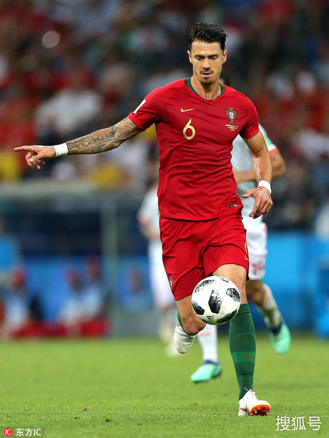 爱游戏官方入口-V5力克FPX，Kanavi成为全场焦点小组赛2:0（东京）