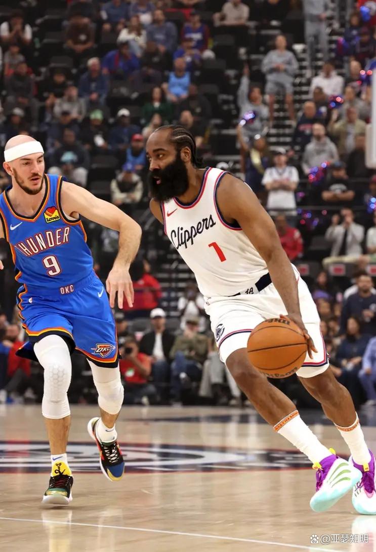 快船主场连胜迎战雷霆