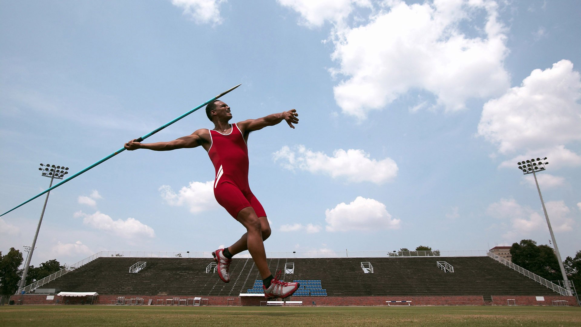 虚拟较量，当国王队遇上新疆队，利拉德化身球场主宰者